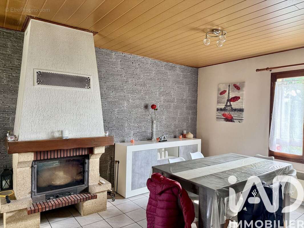Maison 80 m² à Marcillac-Saint-Quentin  - photo 7