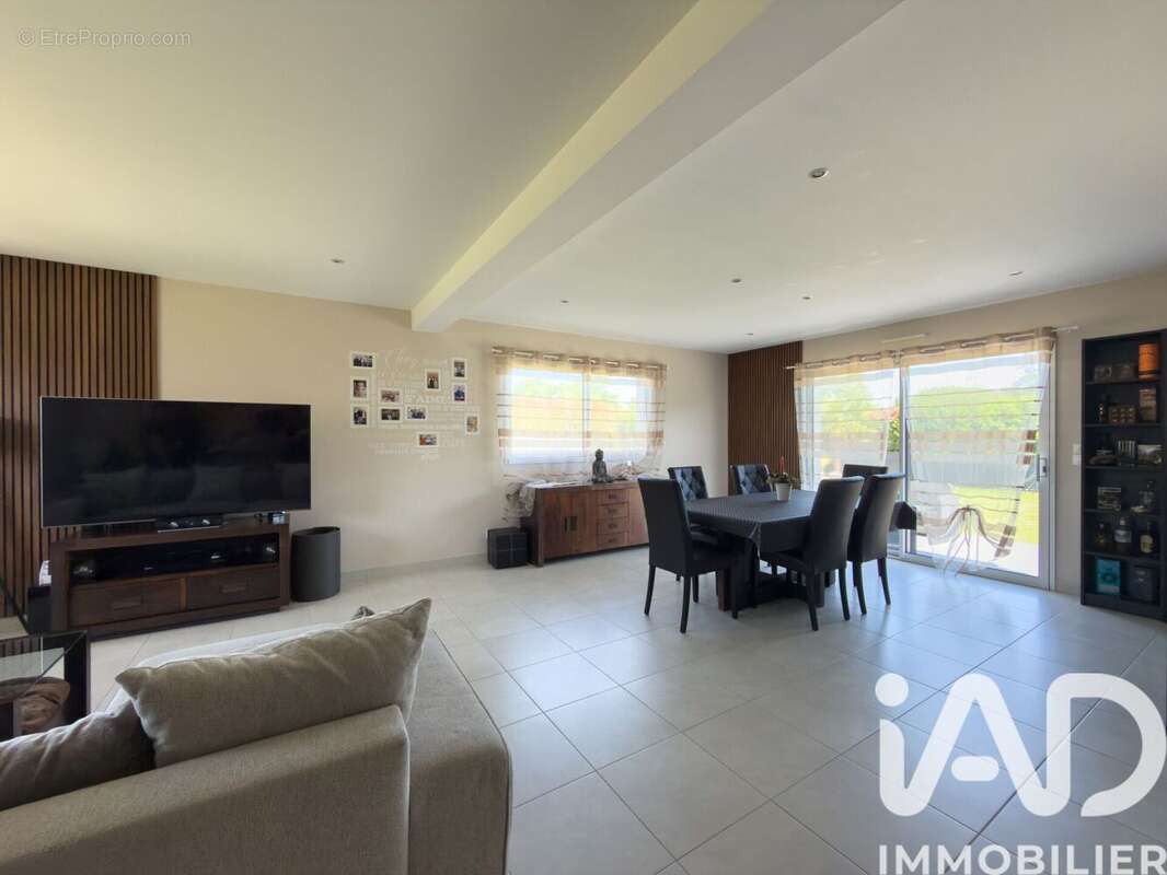 Photo 4 - Maison à LA VAUPALIERE