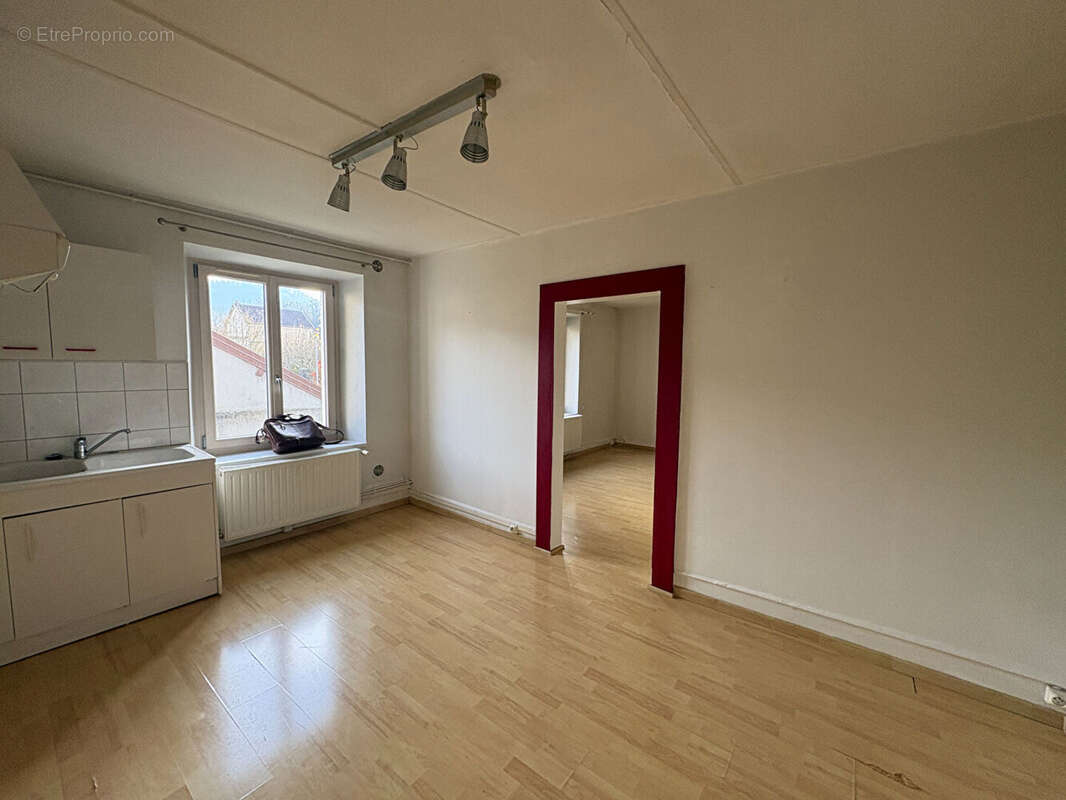 Maison à PONT-DE-ROIDE