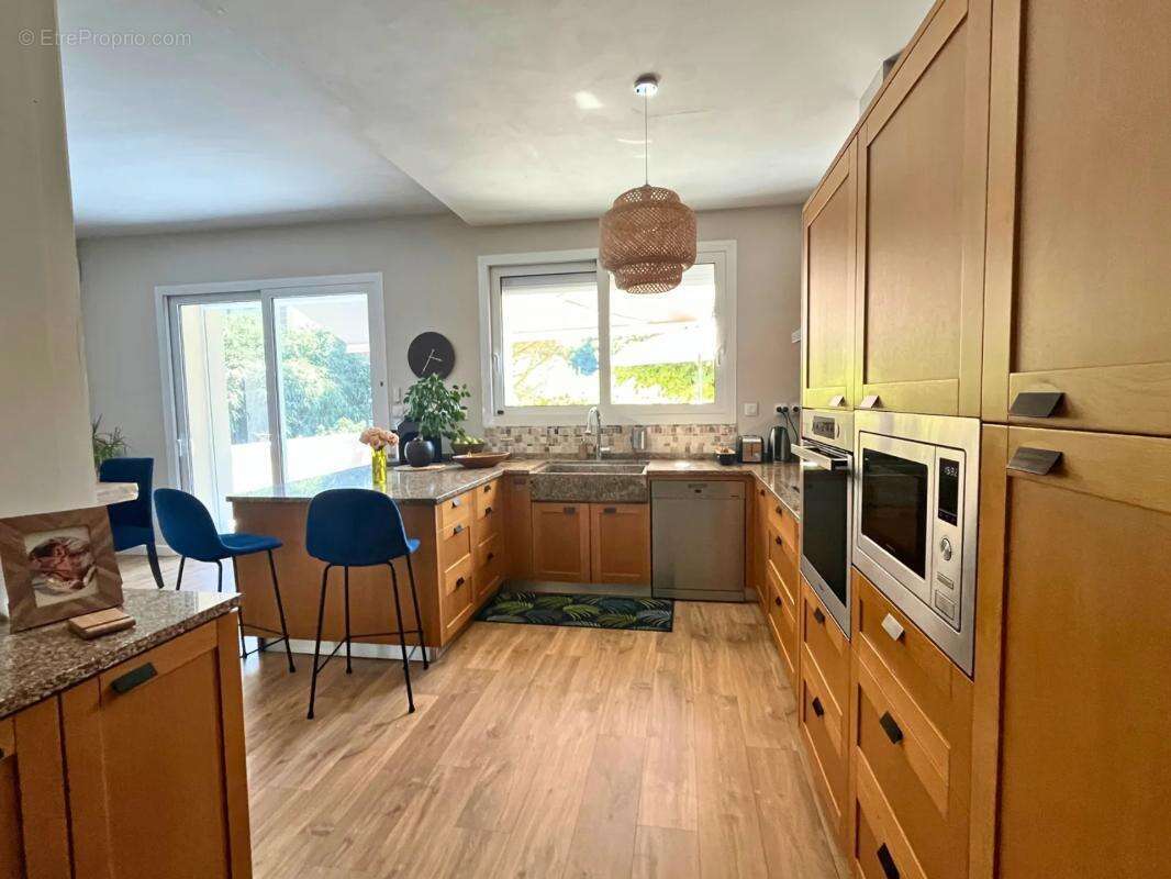 Maison à SAINT-VICTOR-DE-CESSIEU