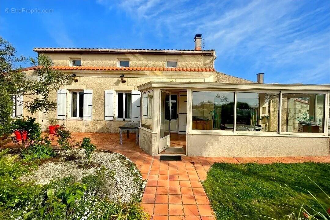 Maison à TRIZAY