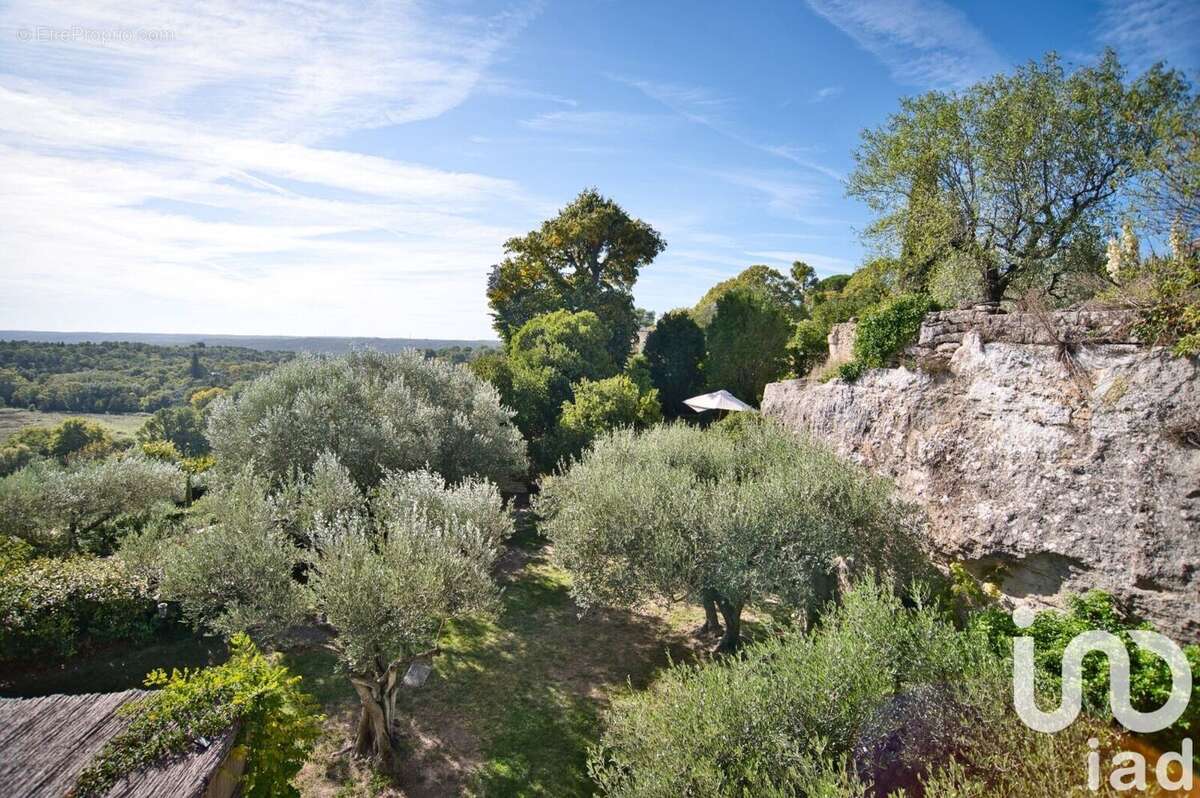 Maison 184 m² à Uzes  - photo 3