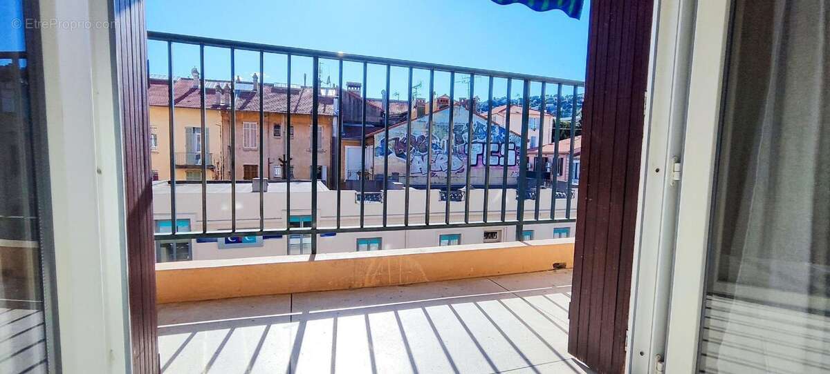 Appartement à VALLAURIS