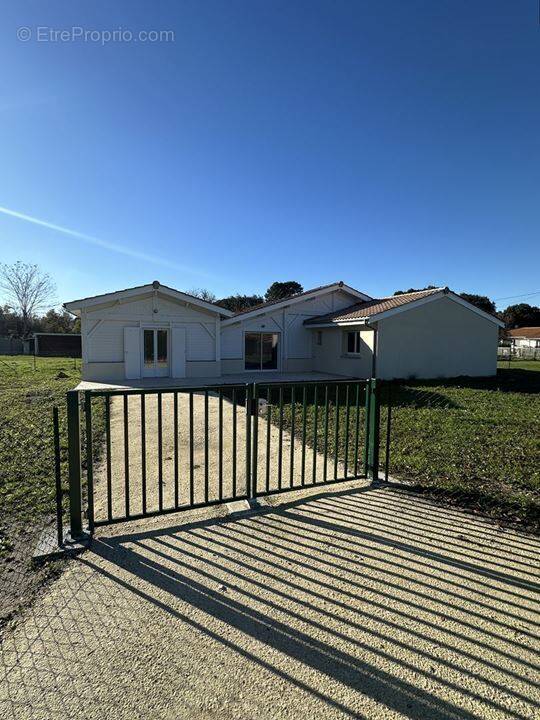 Maison à GRAYAN-ET-L&#039;HOPITAL