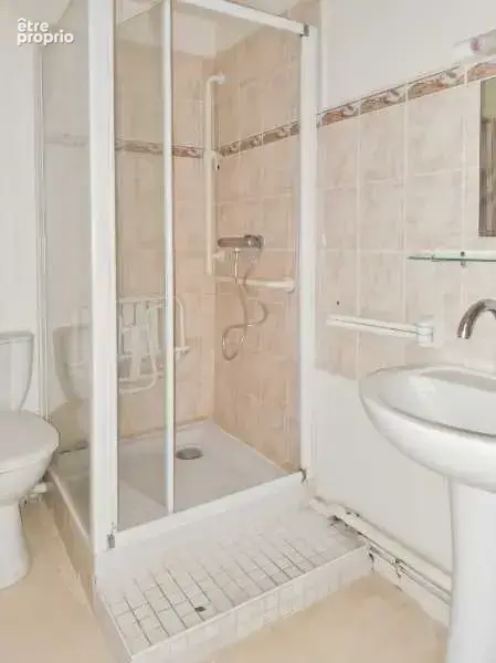 Appartement 48 m² à Mezire  - photo 5
