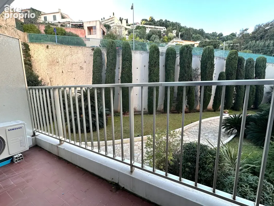MENTON - Garavan. Idéal investissement, Beau studio rénové avec balcon dans une résidence en front de mer. - photo 6