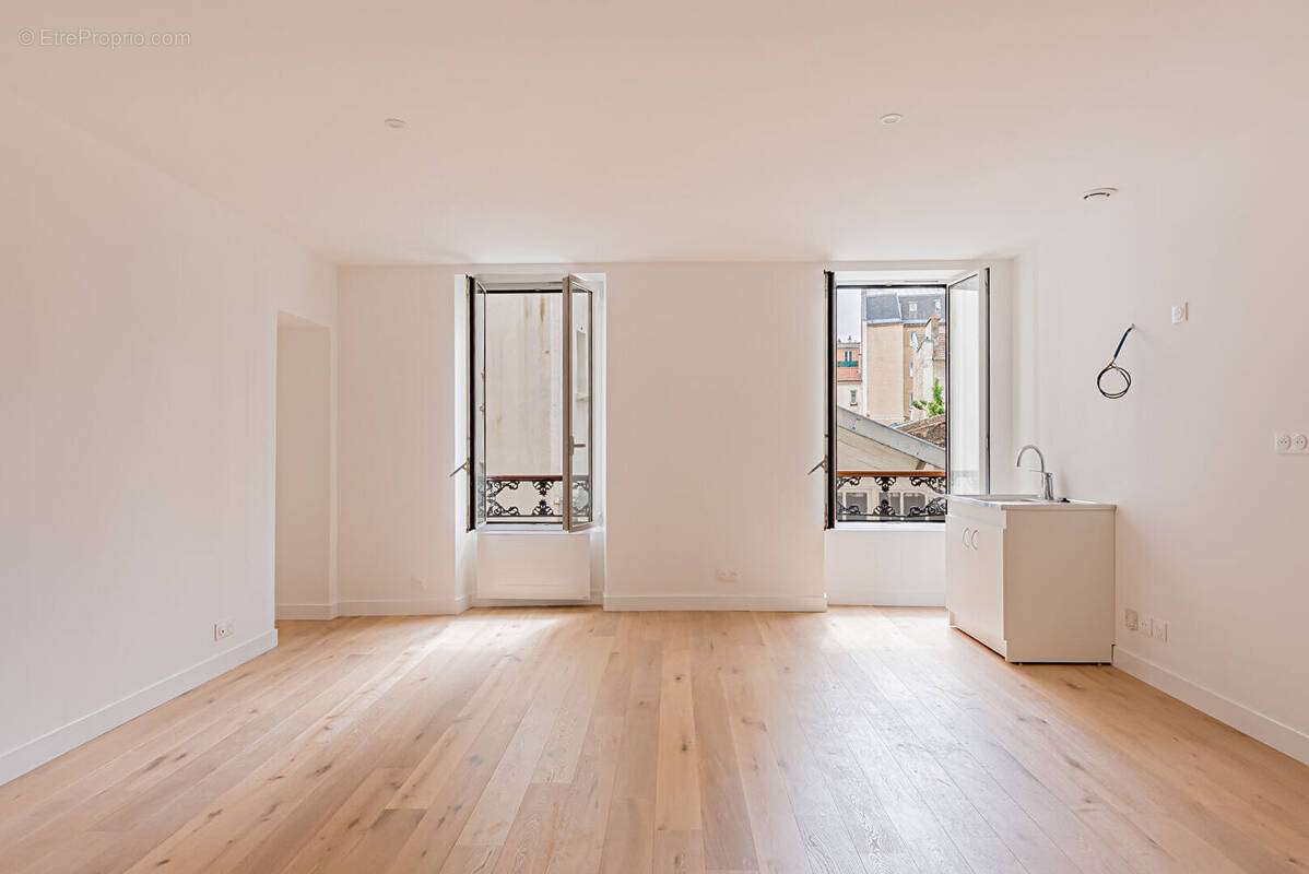 Appartement à PARIS-15E