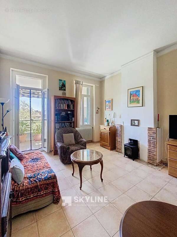 Appartement à MARSEILLE-1E