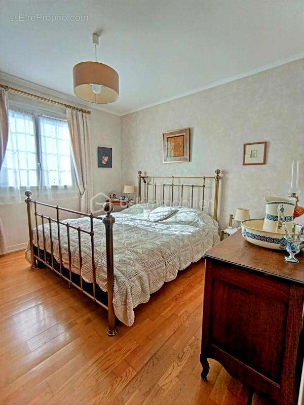 Maison à SAINT-CYR-SUR-LOIRE