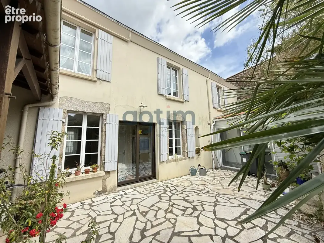 Maison à VIEILLEVIGNE