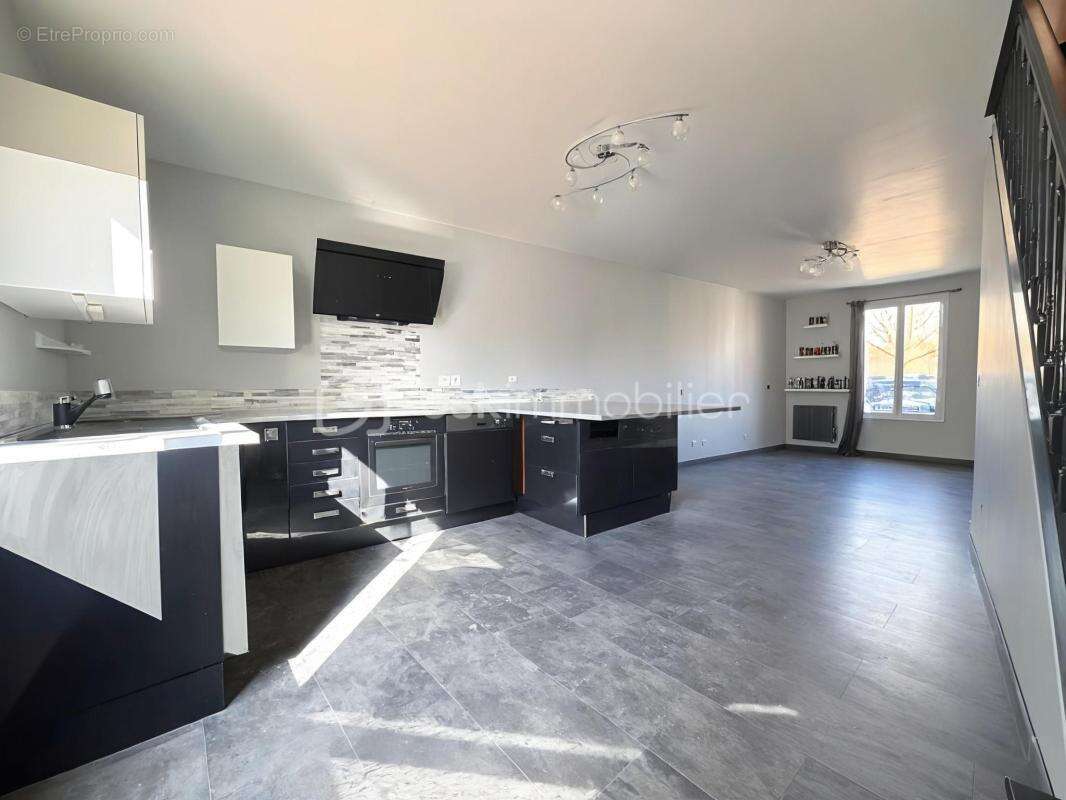 Appartement à BREUILLET