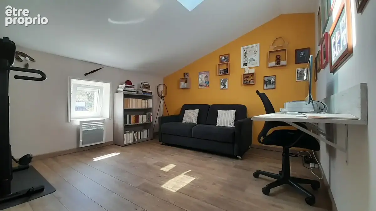 LUSSANT - Charentaise entièrement rénovée de 133 m² - 3 chambres - garage - jardin intime - photo 11