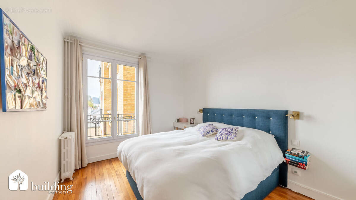 Appartement à COURBEVOIE