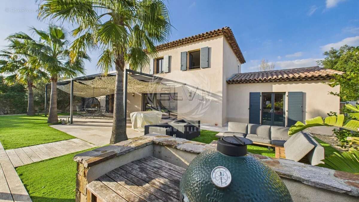 Maison à PLAN-DE-LA-TOUR