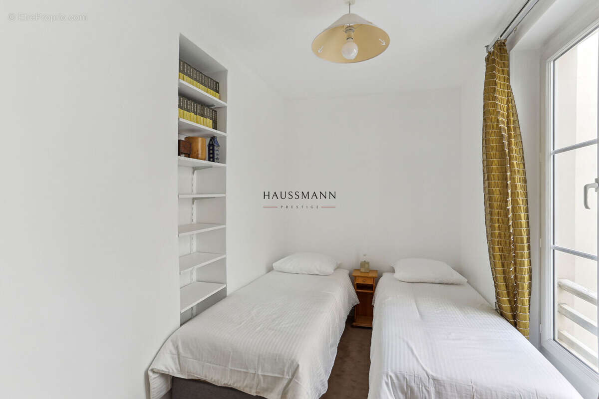 Appartement à PARIS-1E