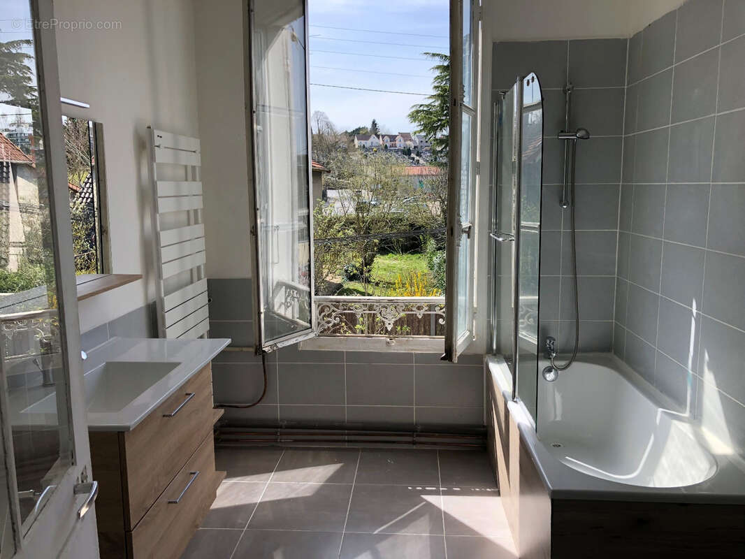 Maison à VIRY-CHATILLON