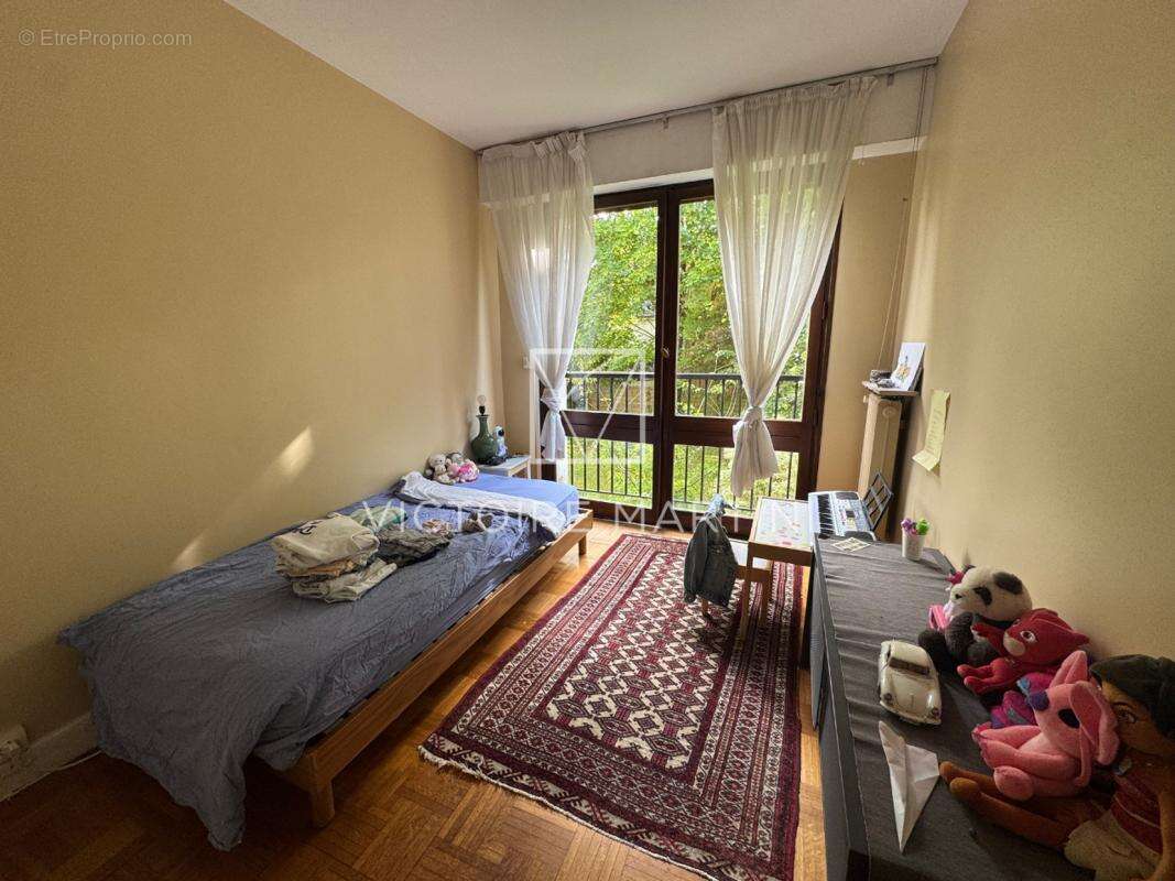 Appartement à VILLE-D'AVRAY
