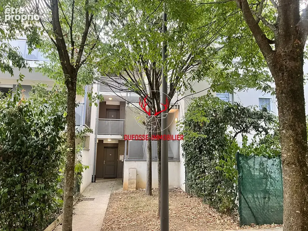 Bron appartement t3 avec balcon, garage et parking - photo 1