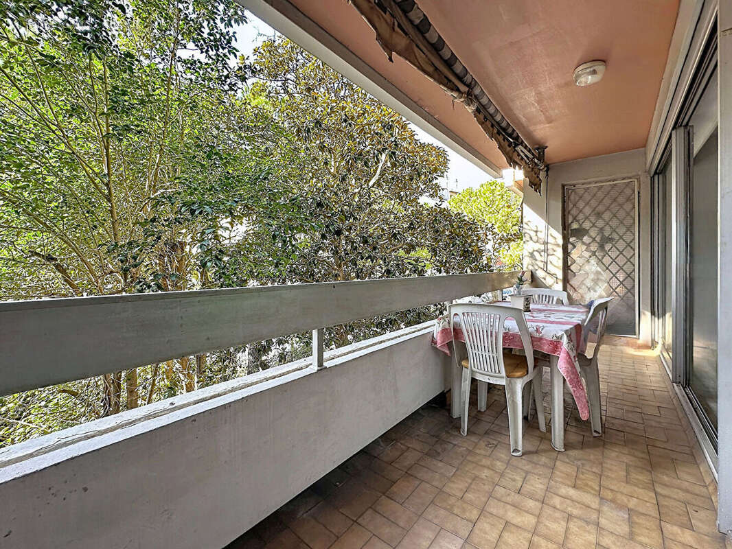 Appartement à MARSEILLE-4E