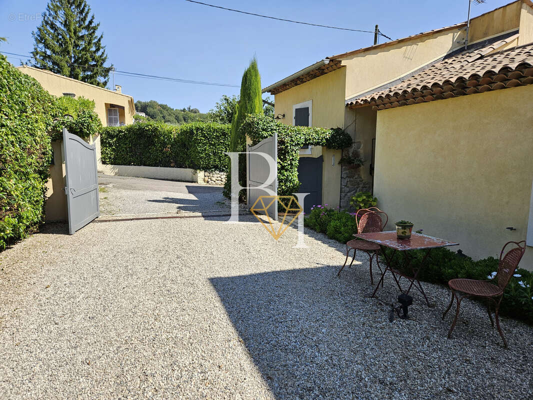 Maison à SAINT-JEANNET