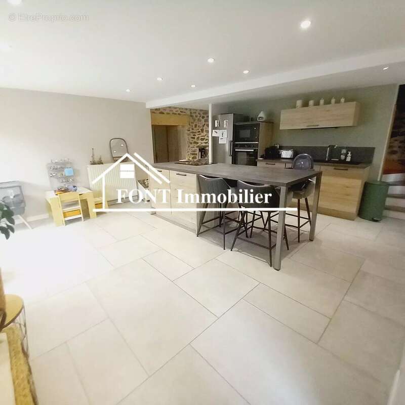 Maison à CELLIEU