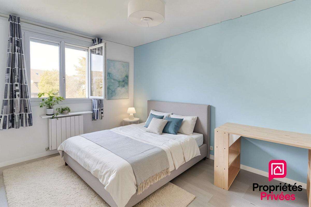 Maison à DECINES-CHARPIEU