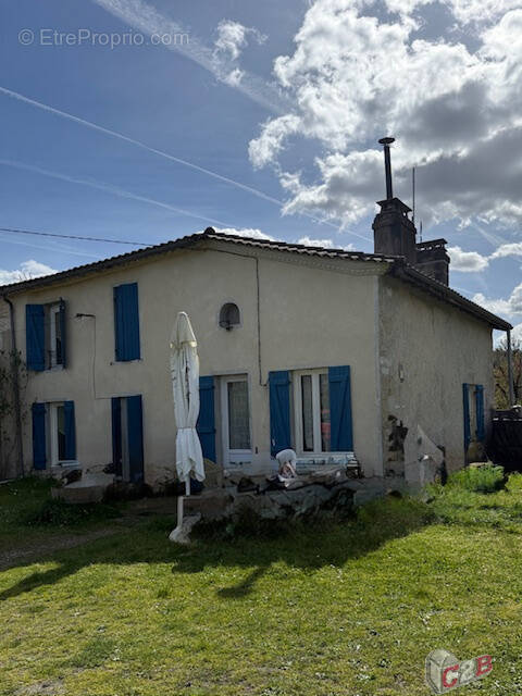 Maison à CABANAC-ET-VILLAGRAINS