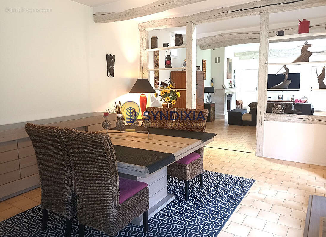 Maison à VERT-EN-DROUAIS