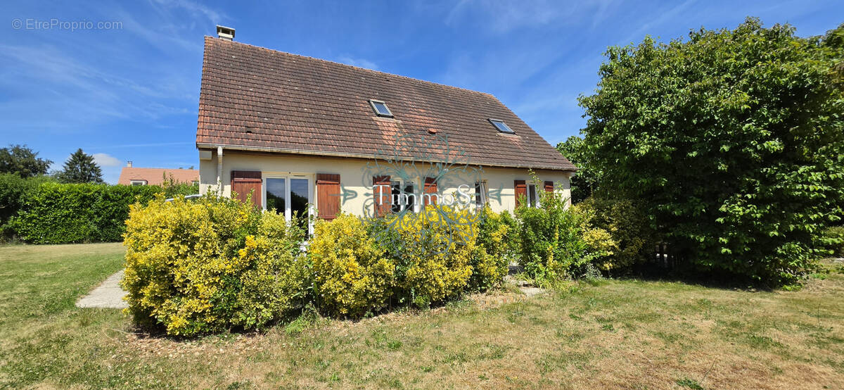 Maison à VILLENEUVE-LES-SABLONS