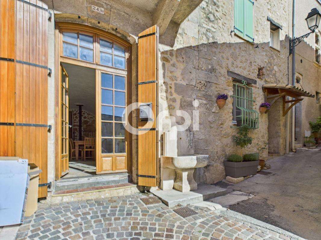 Maison à TOURRETTES