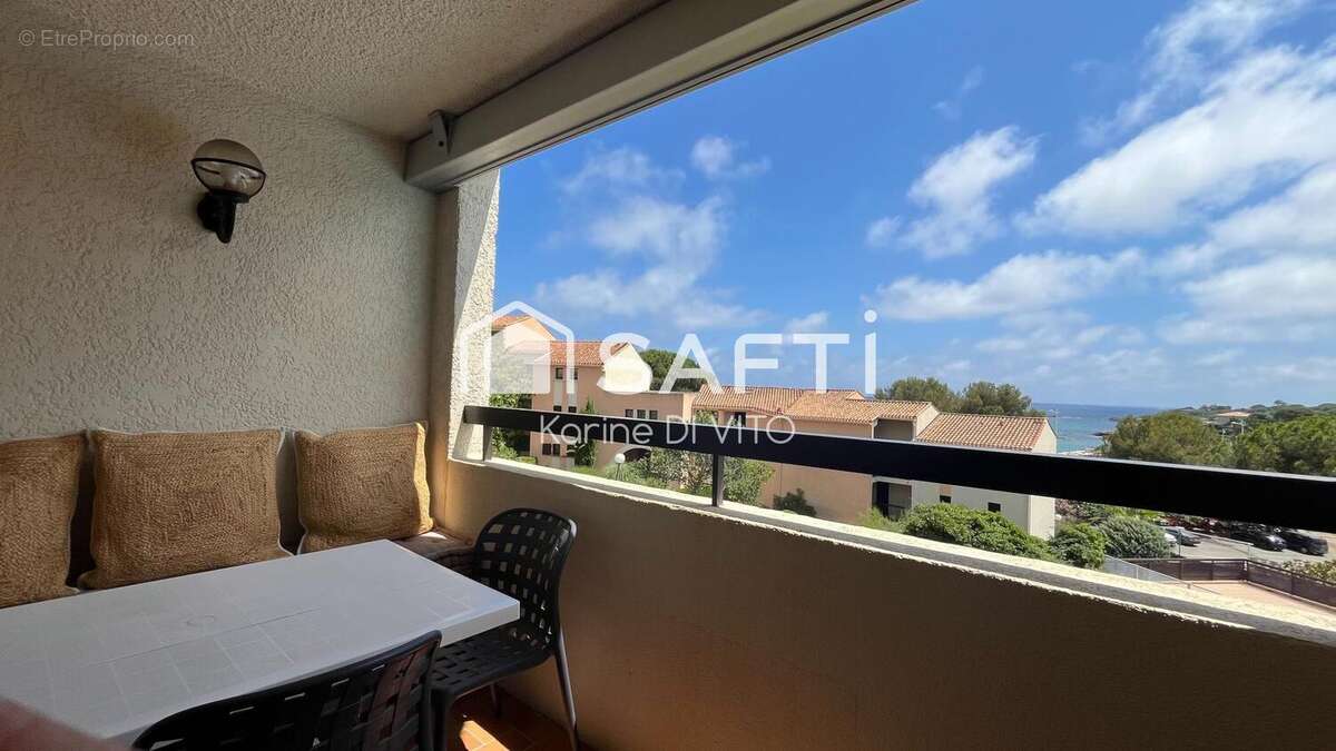 Photo 2 - Appartement à ROQUEBRUNE-SUR-ARGENS