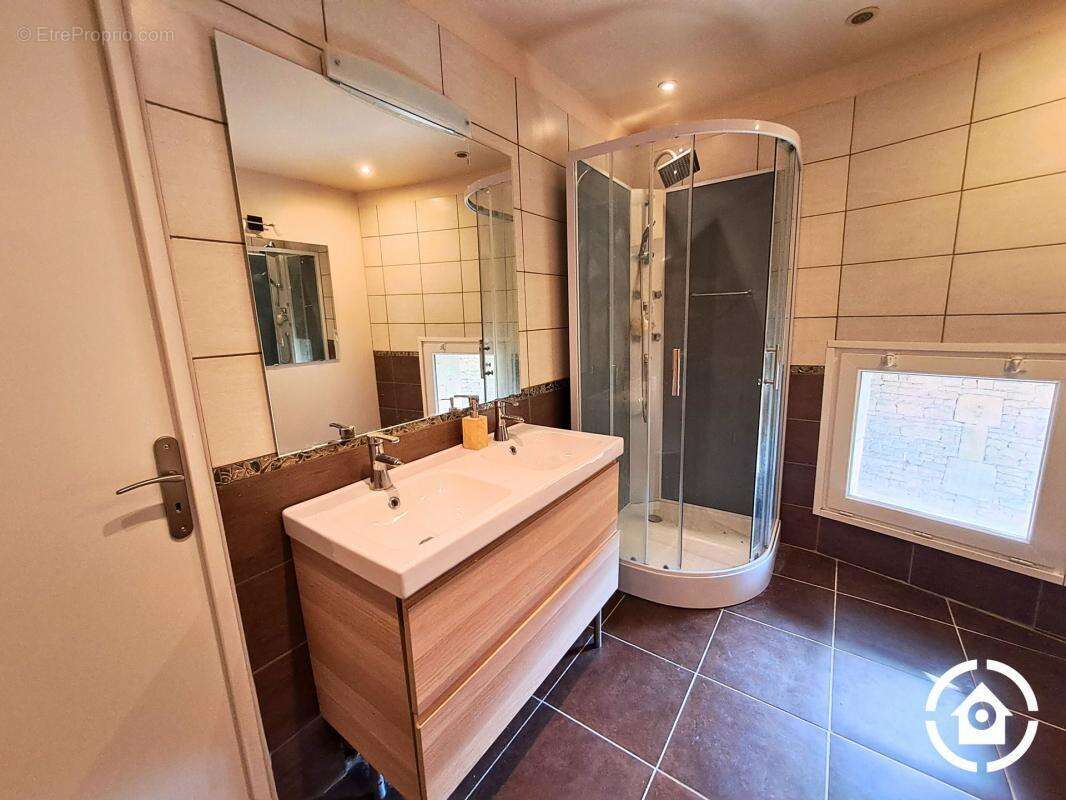 Maison à SAINTE-SEVERE