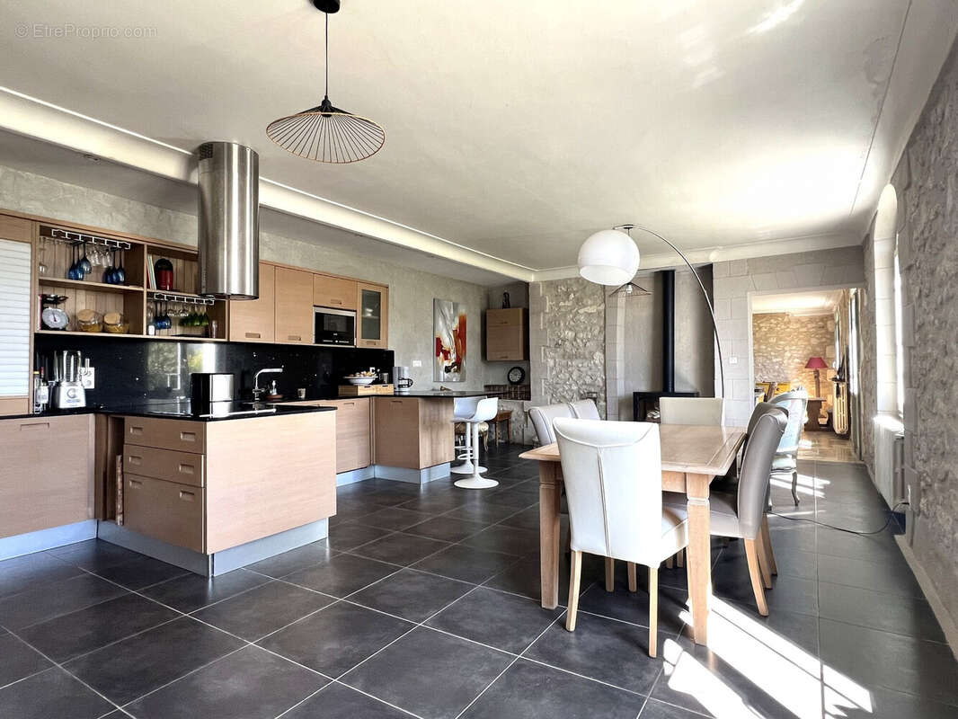 salle à manger - Maison à GAGEAC-ET-ROUILLAC