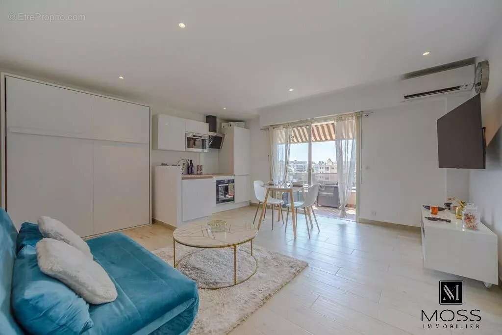 Appartement à SAINT-LAURENT-DU-VAR