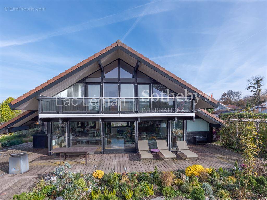 Maison à CHENS-SUR-LEMAN