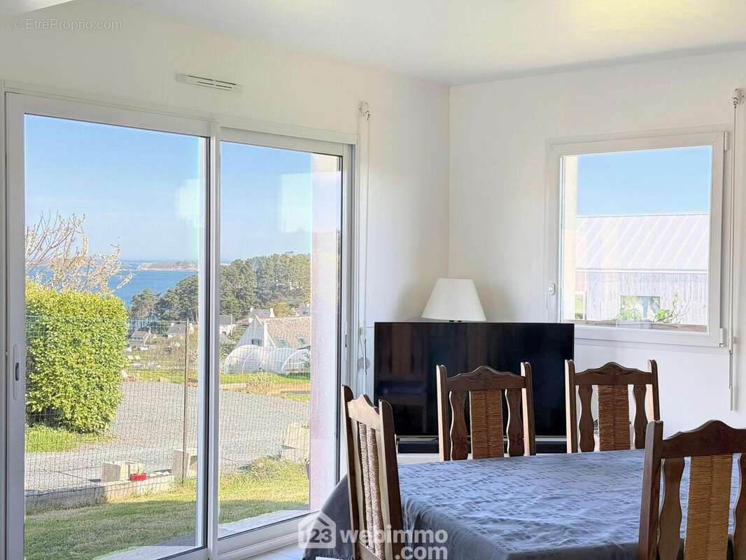 Maison à TREDREZ-LOCQUEMEAU