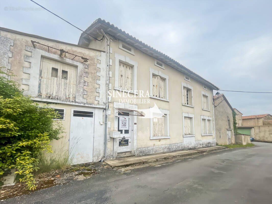 Maison à VANXAINS
