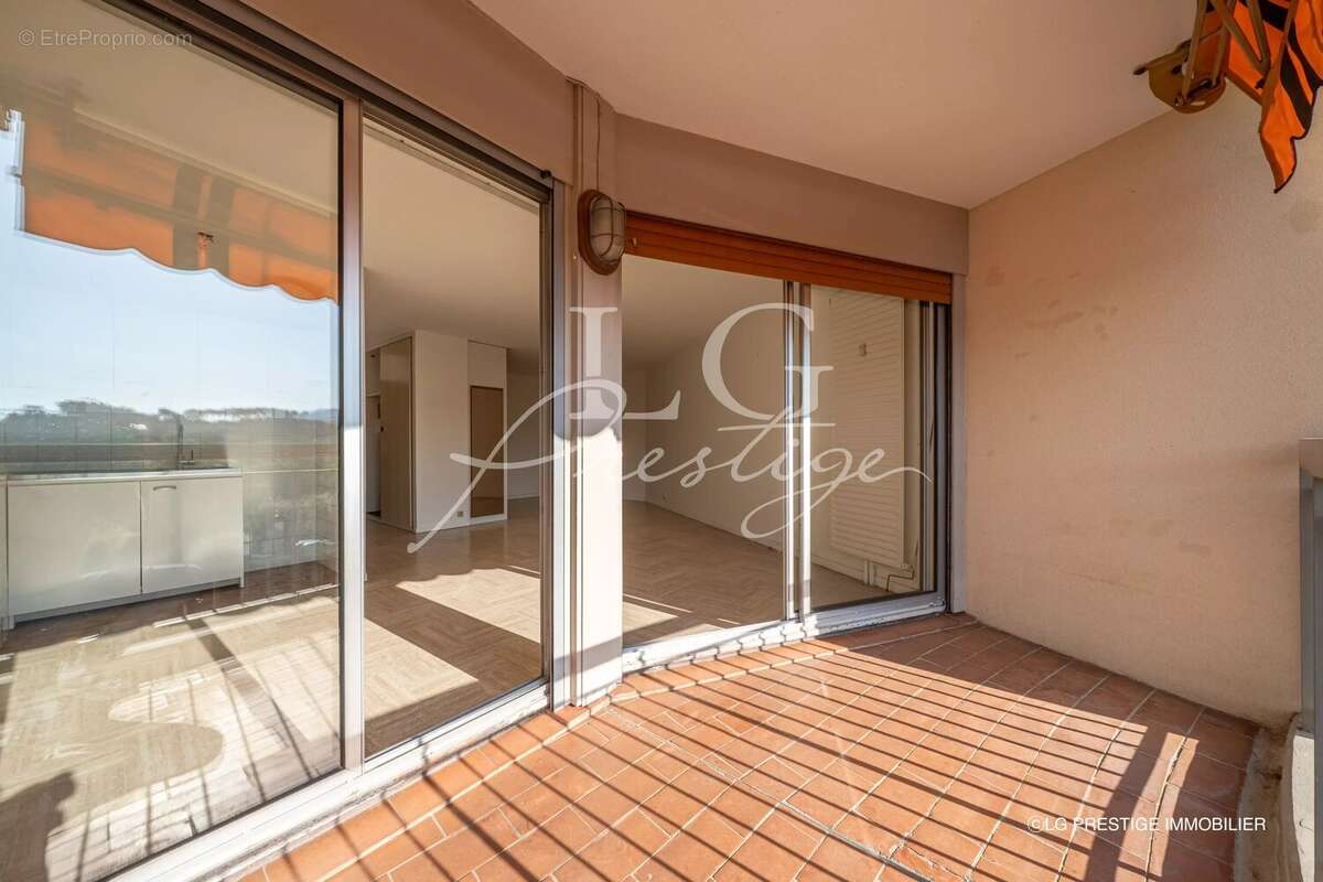 Appartement à MANDELIEU-LA-NAPOULE
