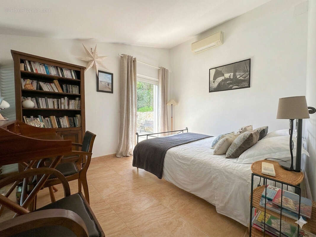 À vendre villa contemporaine 5 chambres garage double piscine vue mer les issambres - photo 9