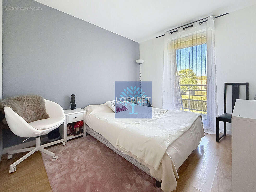 Appartement à SAINTE-GENEVIEVE-DES-BOIS