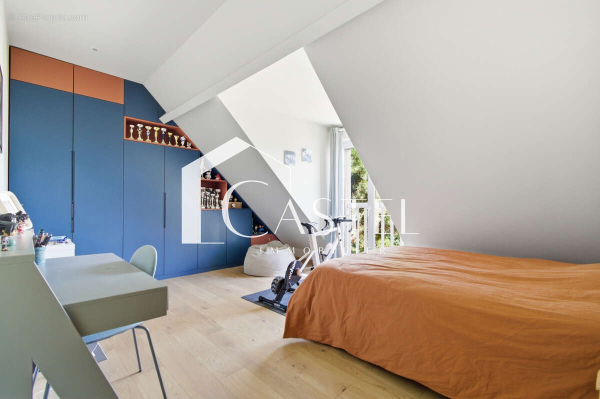 Maison à MORAINVILLIERS