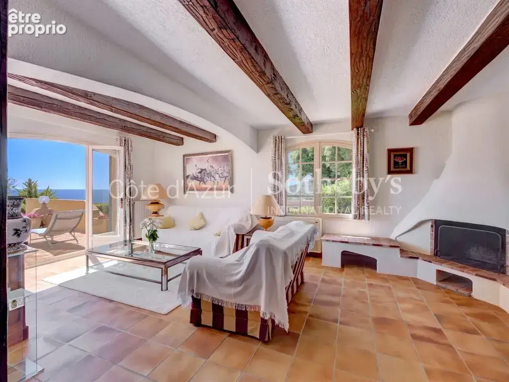 Villa provençale vue mer : terrain 1 500 m² avec piscine, secteur résidentiel proche plages Estérel - photo 8