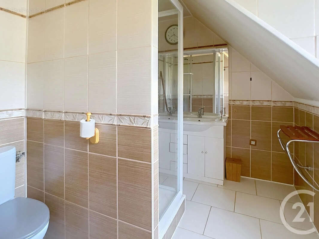 Maison 6 pièces 137 m² à vendre à Trie-La-Ville (60590) - photo 14