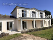 Maison à PONT-DE-VAUX