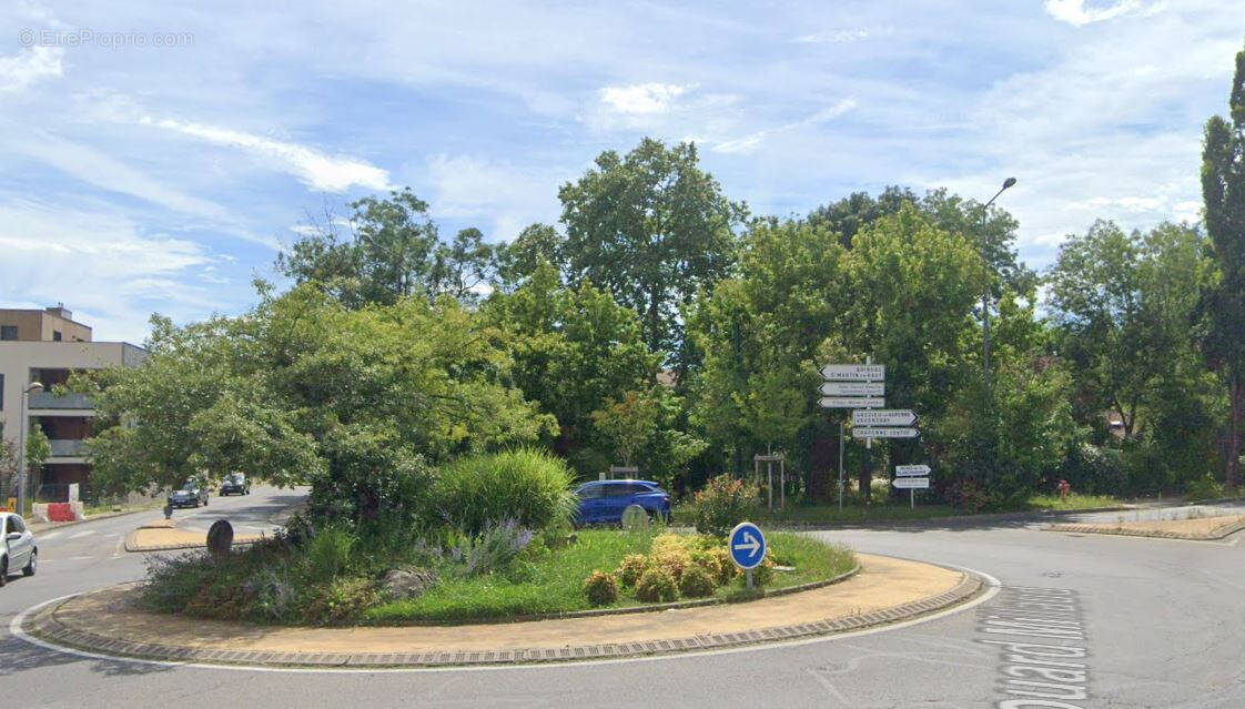 Parking à CRAPONNE