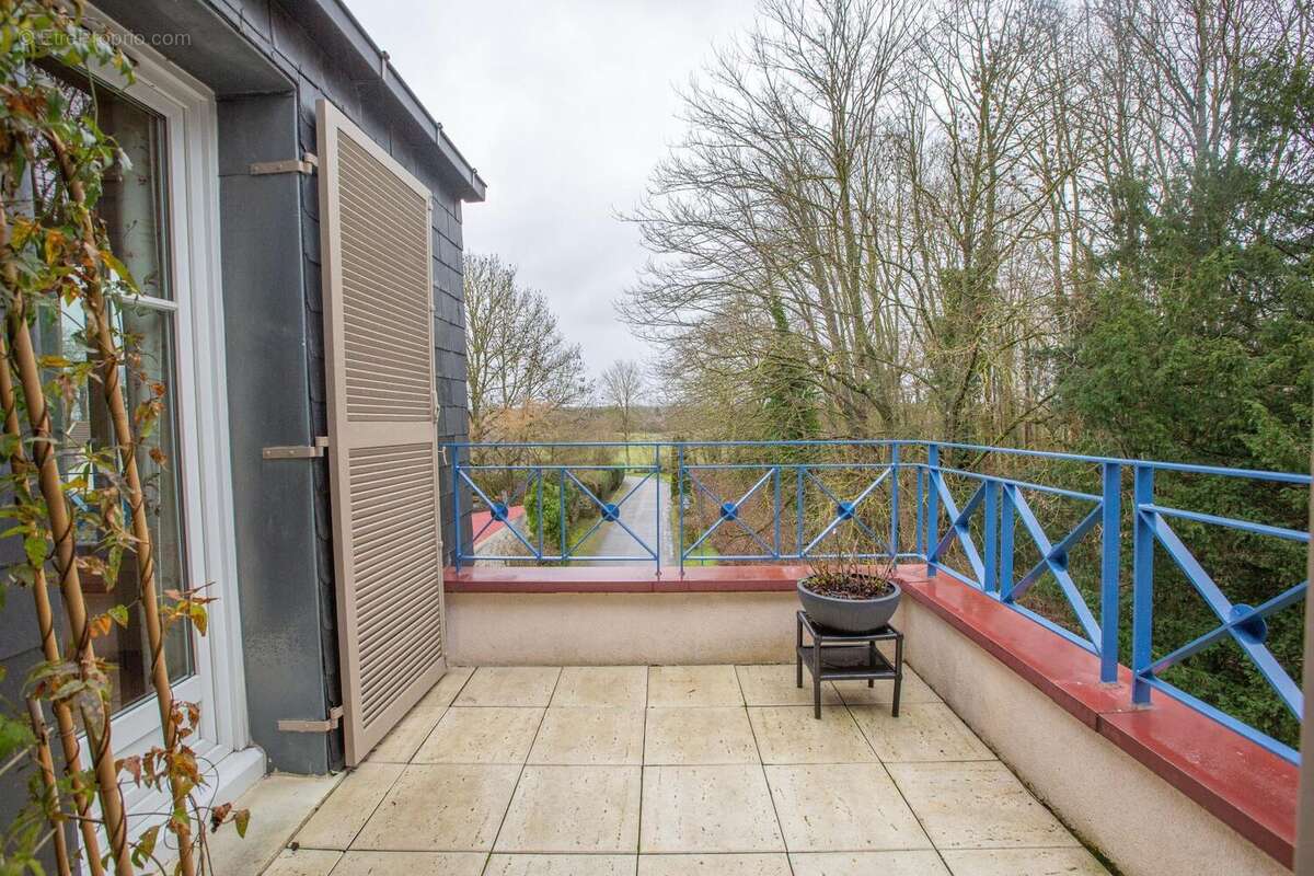 Photo 7 - Appartement à LE MESNIL-SAINT-DENIS