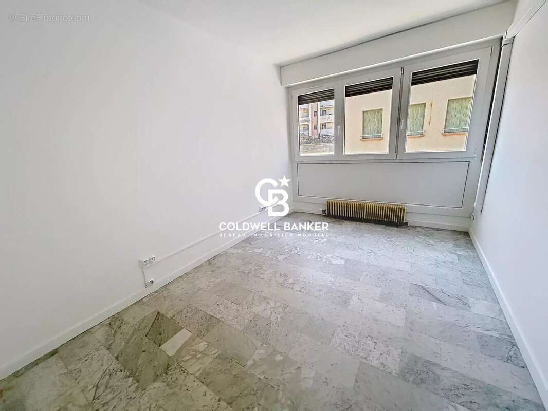 Saint-Raphaël Centre – 4 pièces traversant, balcon sud-ouest & stationnement - photo 13