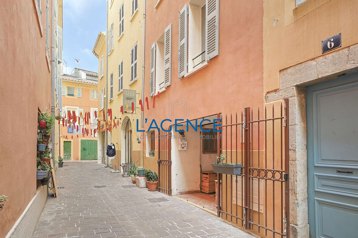 Appartement à HYERES