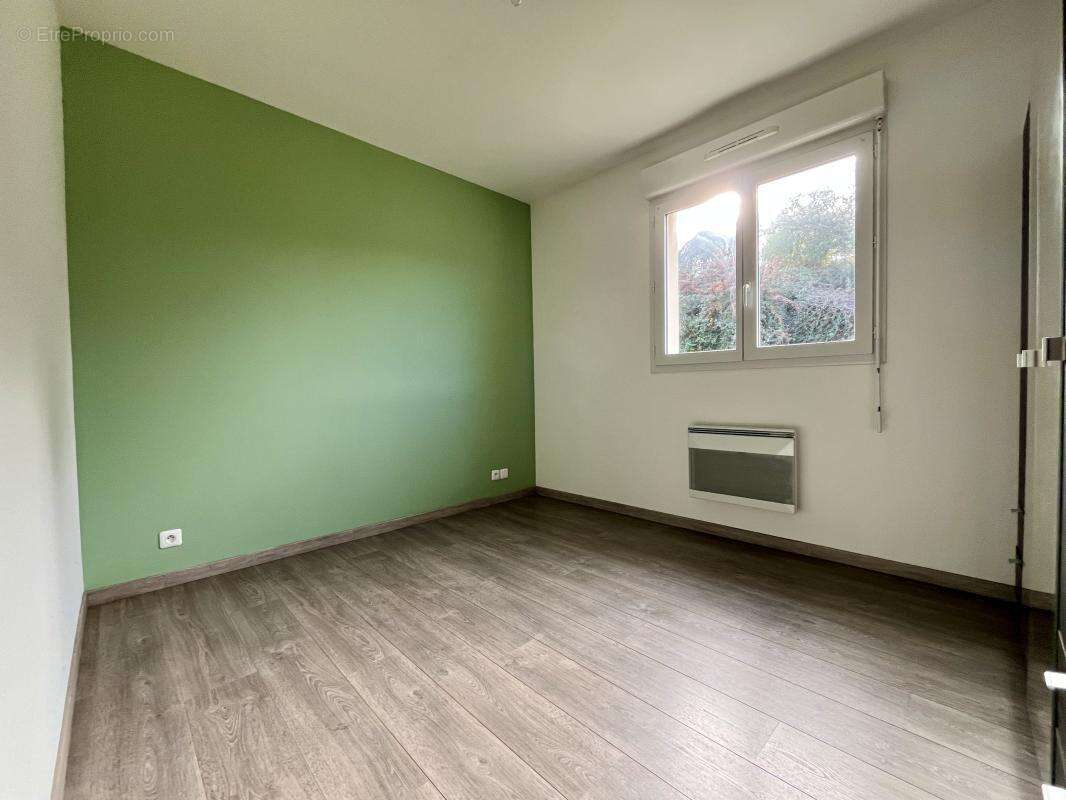 Maison à SAINT-MACAIRE-EN-MAUGES