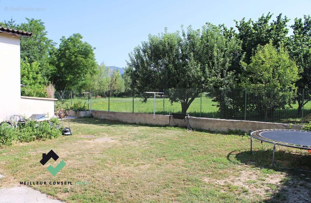 Maison à LE CHAFFAUT-SAINT-JURSON